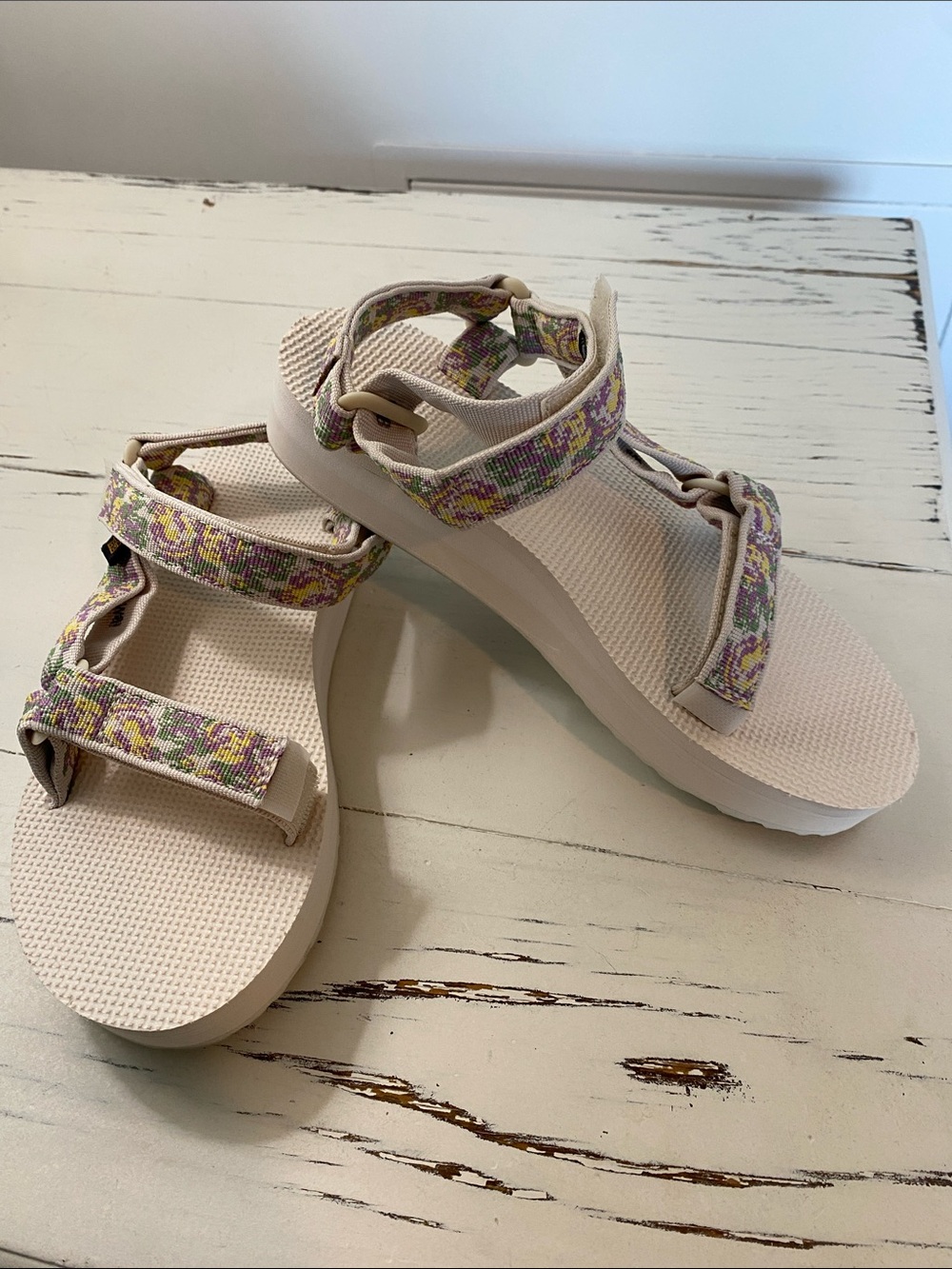 NEW! Teva Original Universal Platform Sport Sandals in Cream with Floral Straps
